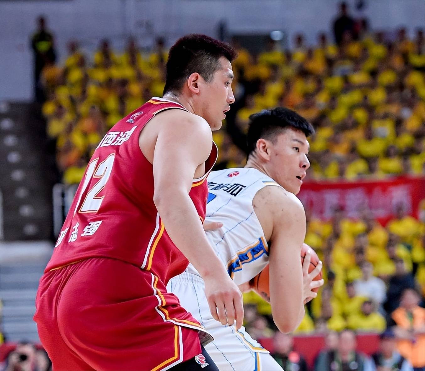 lol比赛竞猜平台 -包含风云突变！本菲卡今晚强势反弹，CBA季后赛版图或变，赛场秩序良好，阵容厚度经受考验的词条