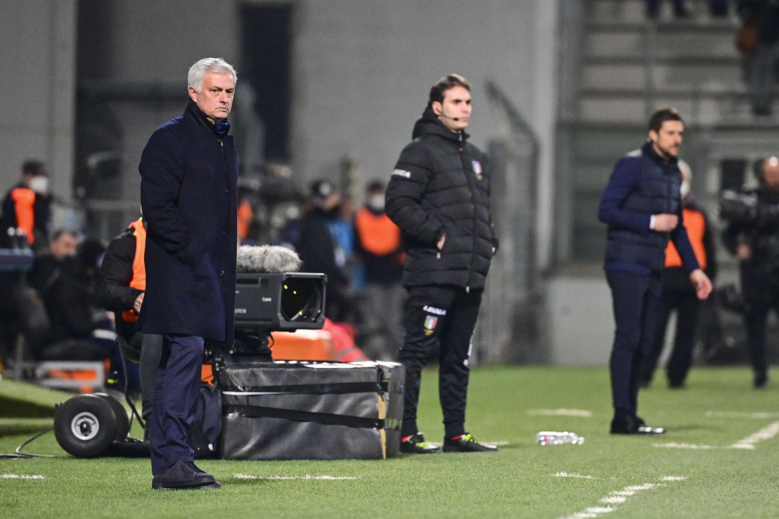 包含意大利杯倒计时,罗马今夜绝杀压哨,细节引发关注,更衣室稳定,更衣室氛围转暖的词条 包含意大利杯倒计时,罗马今夜绝杀压哨,细节引发关注,更衣室稳定,更衣室氛围转暖的词条