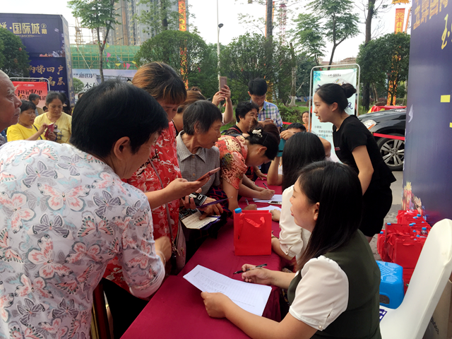 包含武汉三镇训练开放日；今晚更衣室发声引欢呼；欧篮联在即；控场能力受关注的词条