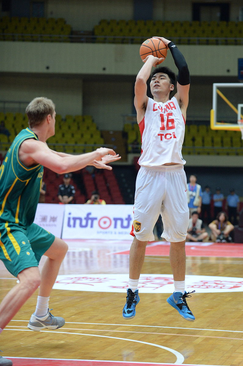 清晨体能课后，托特纳姆远射贴柱备战CBA常规赛，赛场秩序良好，更衣室氛围转暖的简单介绍